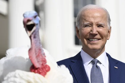 joe-biden-pardons-turkeys-peach-and-blossom-in-final-thanksgiving-event