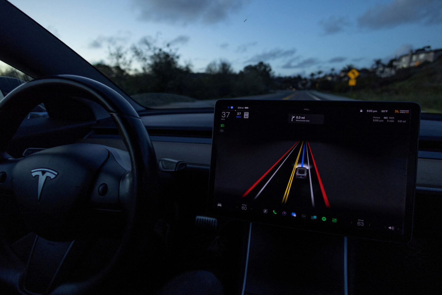 tesla-car-equipped-with-fsd-drives-over-a-deer-at-full-speed-dashcam-shows