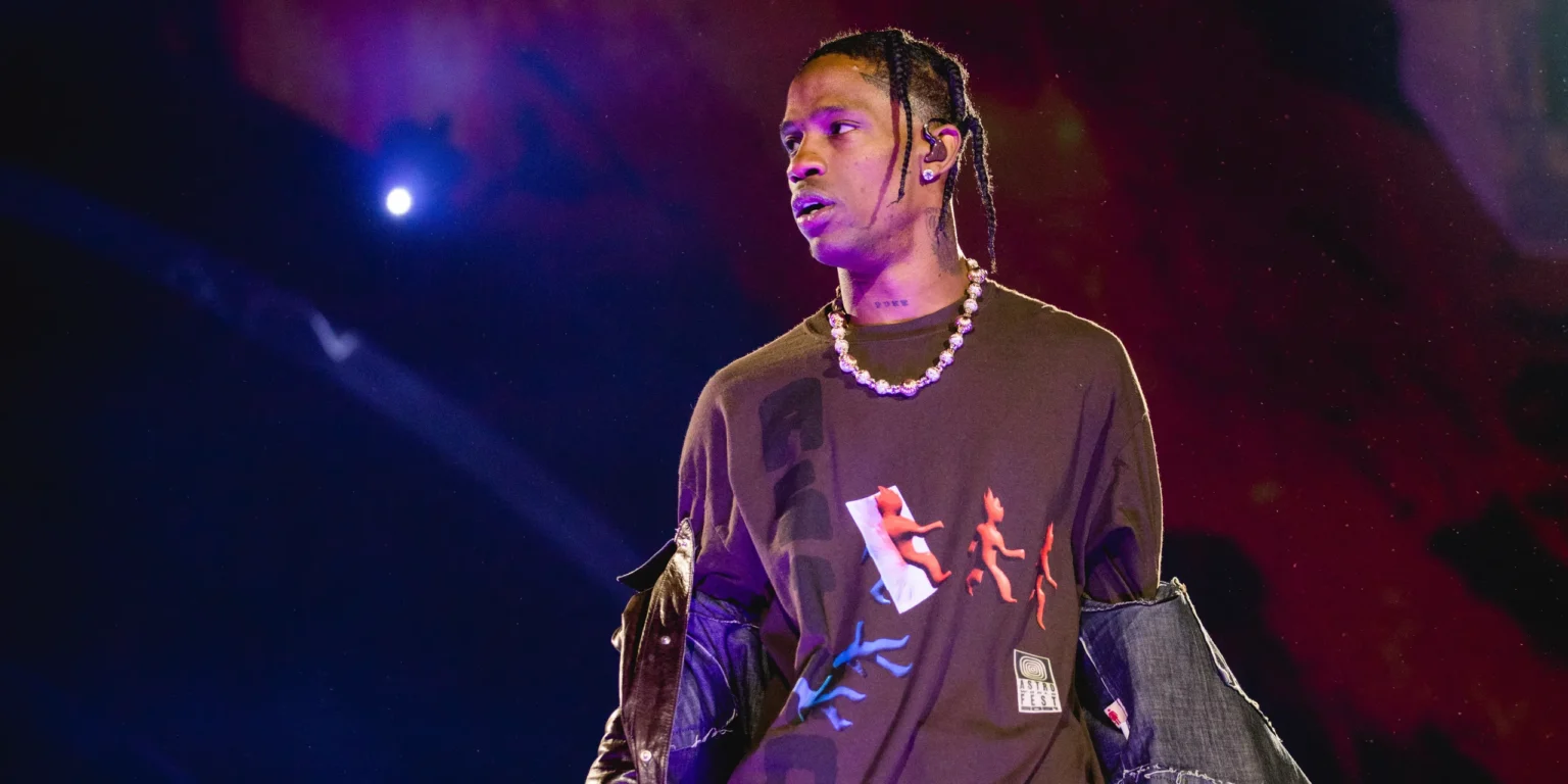 travis-scott-slammed-after-smoking-a-joint-during-the-debut-of-wwe-on-netflix